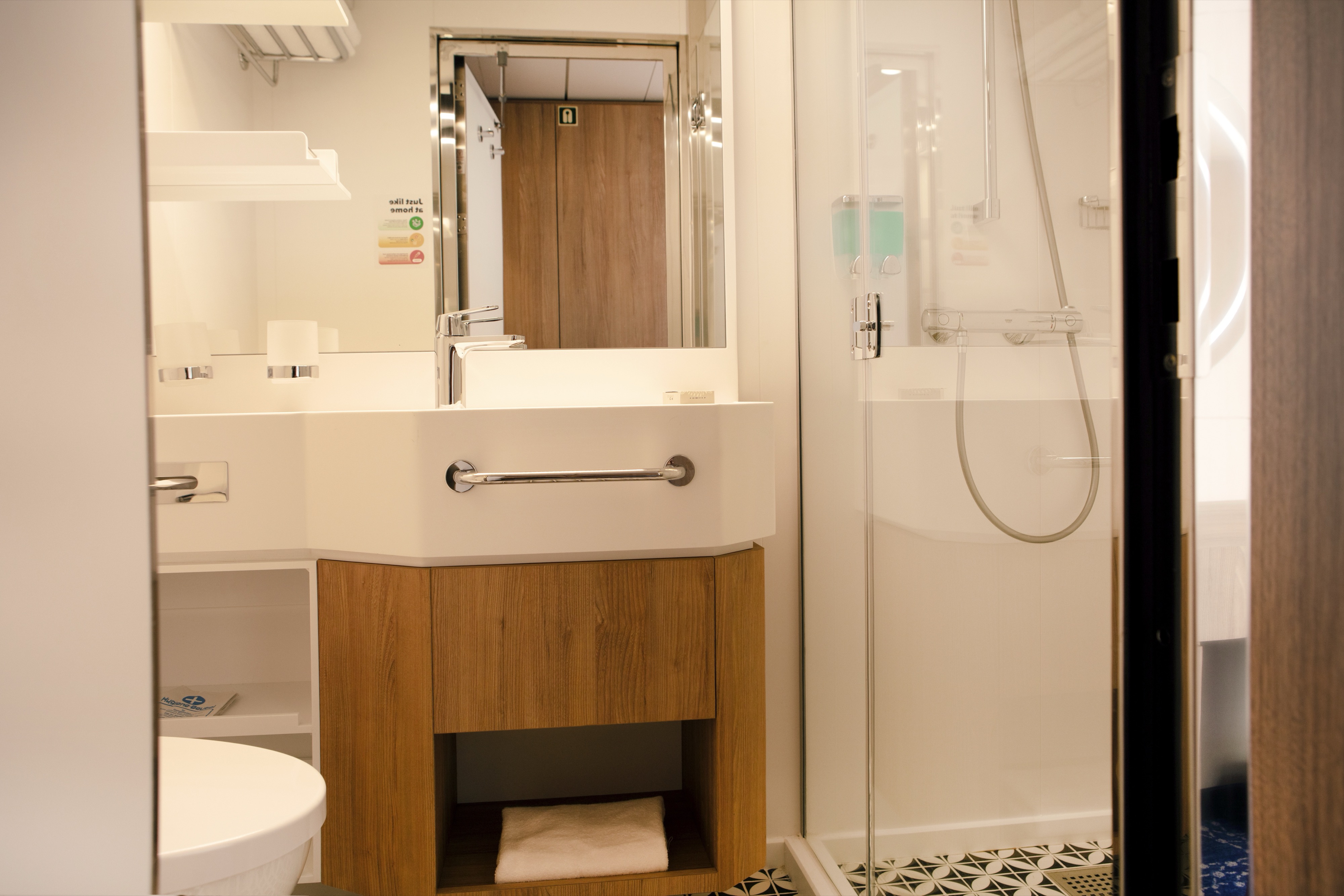 Interior Cosmos Cabin